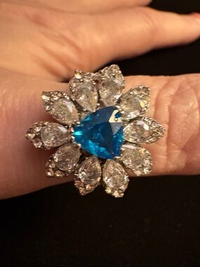 Elegant Blue Sapphire Flower Cocktail Ring Size 9 Sterling Silver